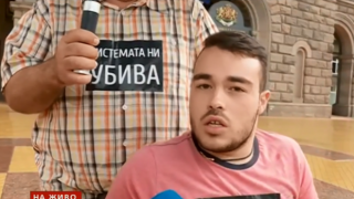 Момчето, поверено на грижите на премиера: Искам да остана в България