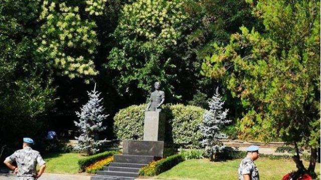Памет за ген. Колев или защо паметниците на руски царе не трябва да стърчат над българските герои