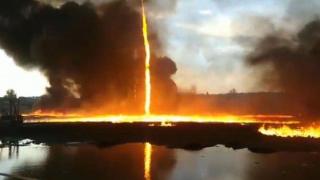 Пожарникари заснеха изключително рядко и опасно огнено торнадо (видео)
