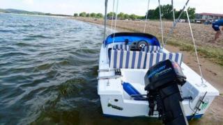 Лодка за разходка се заби в Крайморие, свършила бирата