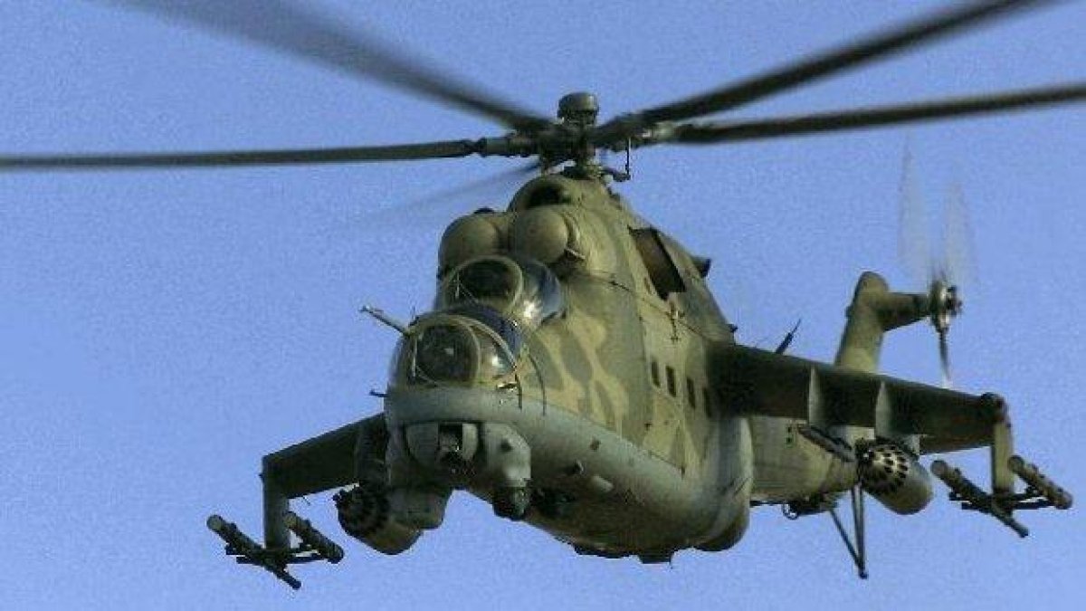 Нов инцидент: военен хеликоптер скъса електропровод