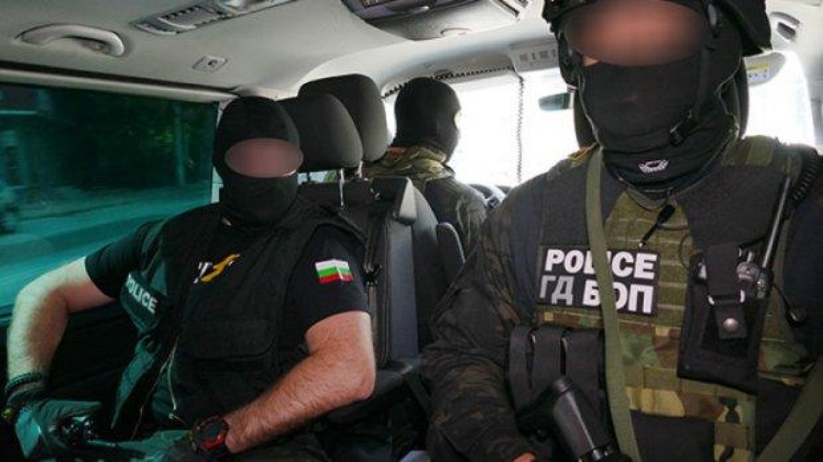 Шефът на ГДБОП поздрави полицаите, задържали журналисти