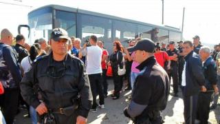 Протестиращи служители на Миню Стайков нападнаха митничари