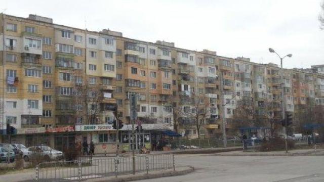 "Безплатното" саниране ни струва по милион за блок?