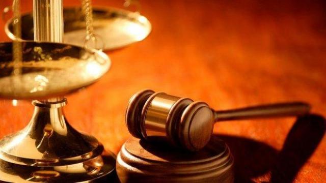 Повдигнаха обвинение на жена, скъсала акт за глоба в градския транспорт
