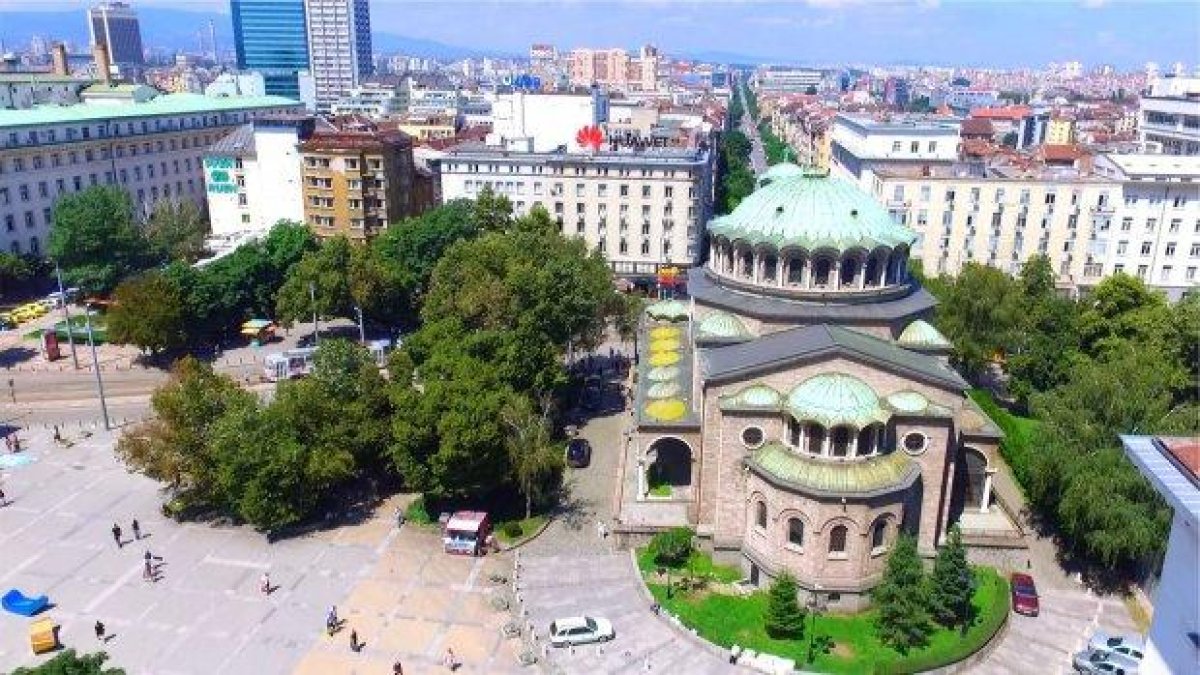Спряха конкурса за ремонт на площад „Св. Неделя”
