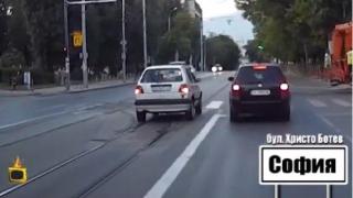 Шофьор прави безброй нарушения за няма и два километра