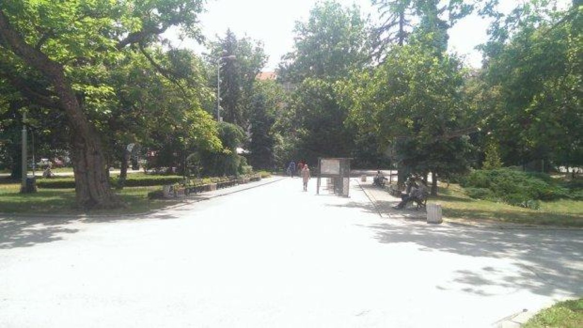 Зеленият ров в градината "Кристал" ще остане и след ремонта