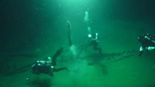 Откриха непокътнат древногръцки кораб на дъното на Черно море (видео)