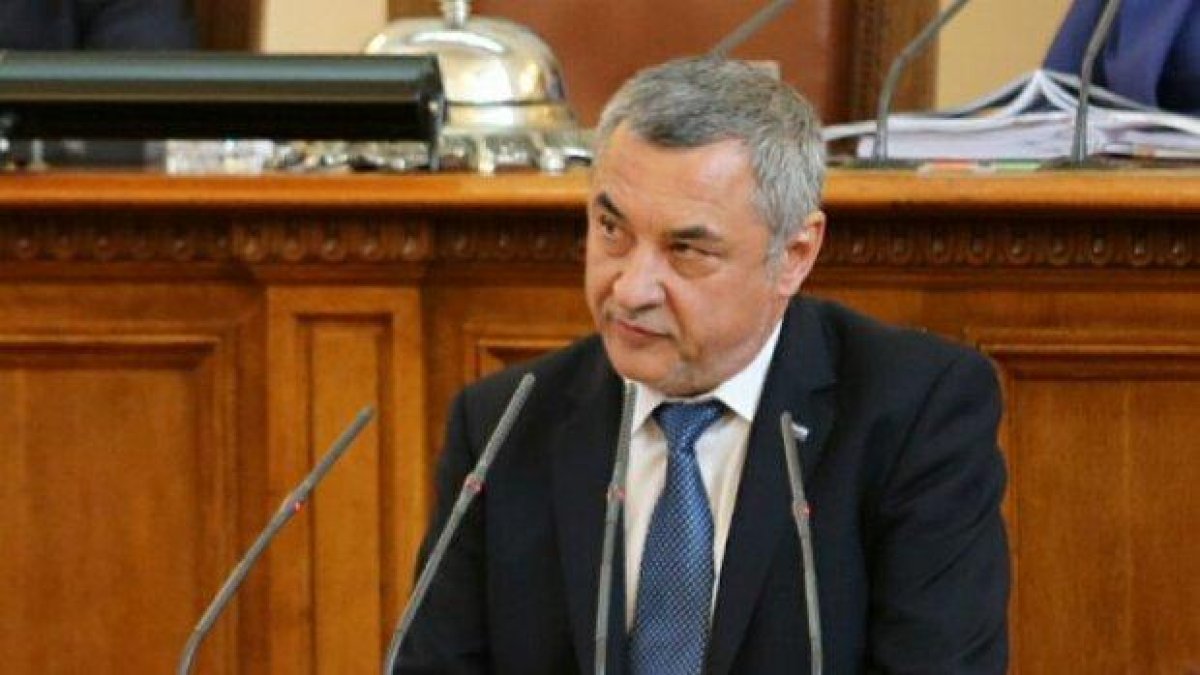 БСП, ДПС и "Воля" поискаха оставката на вицепремиера Валери Симеонов