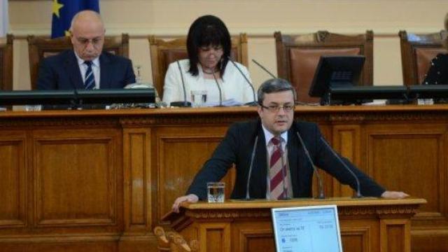 Депутат предлага държавата да финансира само положителни филми и сериали