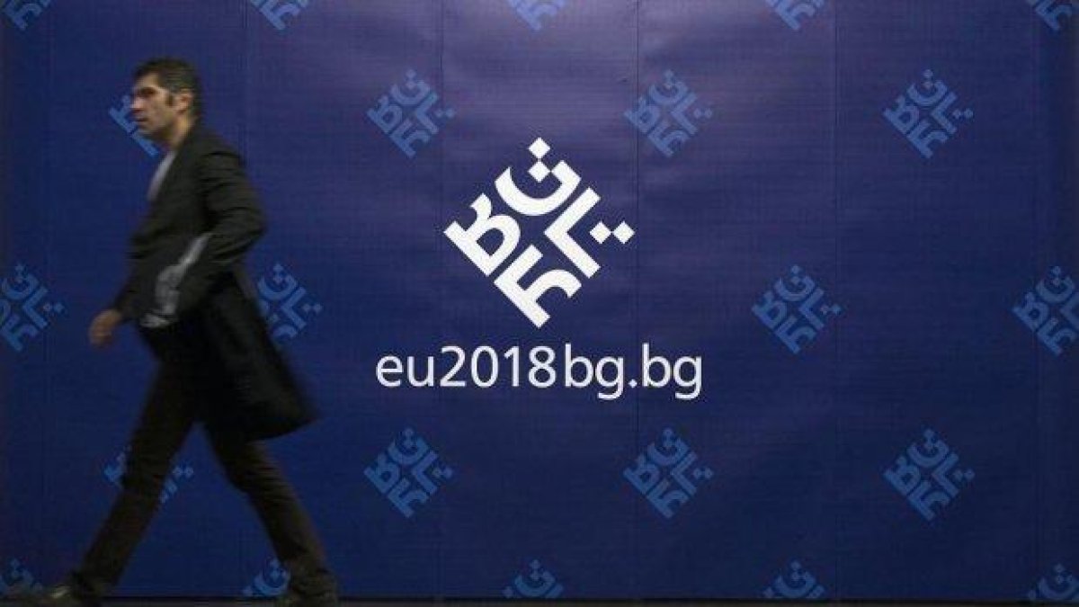 2,5 млн лева са отишли за шалчета, вратовръзки и мускалчета за европредседателството