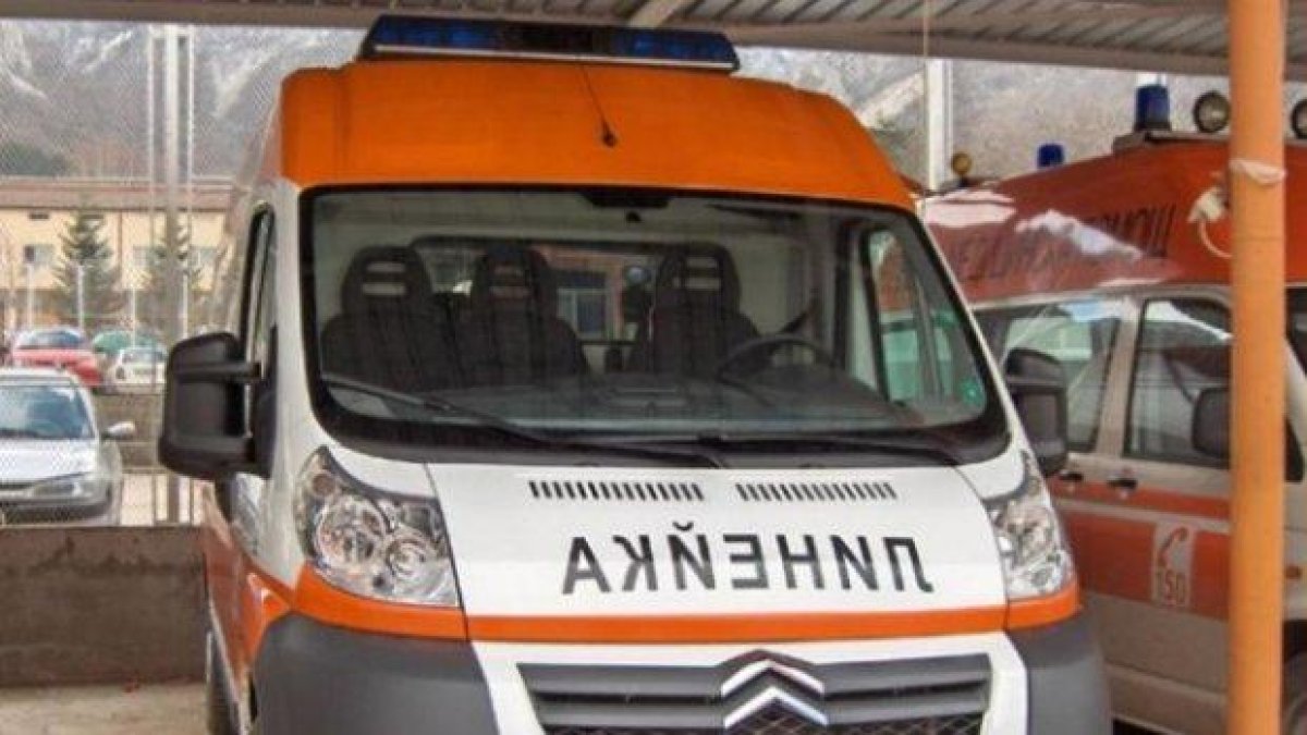 Бетоновоз прегази колоездач край Сточна гара