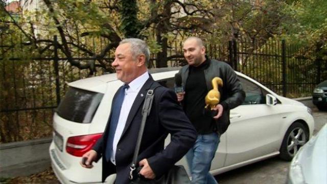 Валери Симеонов в нов сблъсък с Боби Ваклинов и „Златния скункс“