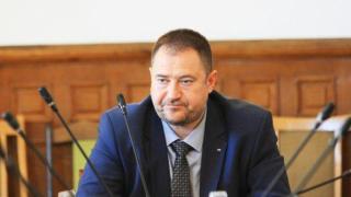 Уволниха председателя на ДАБЧ Петър Харалампиев