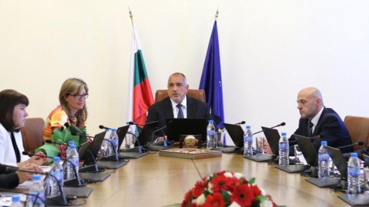 Новата Агенция за пътна безопасност се напълни с чиновници