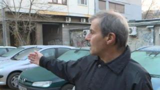 Хаос с паркирането в центъра на София заради незаконни колчета и скоби