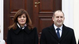 Радева отрича да е била в колата на НСО, авторът на клипа твърд, че я е видял
