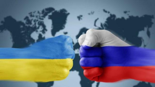 Украйна е пред военно положение, напрежението с Русия се покачва