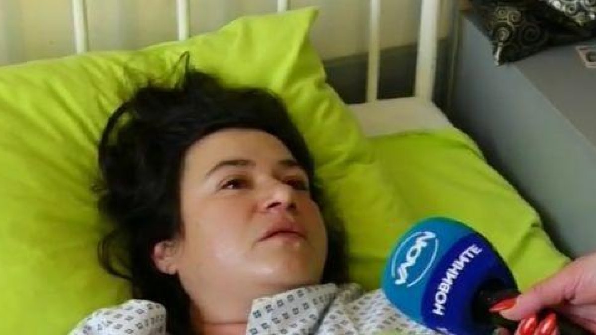 Жената, паднала в дупка с вряла вода в Русе, е спасена от мъжа си