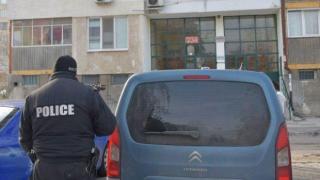 Арестуваха дрогирания мъж, който се барикадира в дома си в "Надежда"