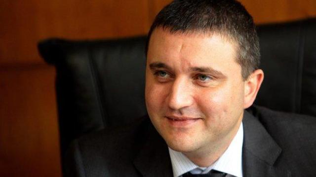 Горанов взел безплатното жилище, защото децата му се уплашили от труса край Перник