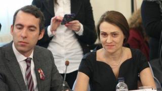 Кой ли ще даде на г-жа Гинка Върбакова парите за ЧЕЗ?