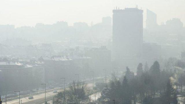 Ниски цени на тока - по-малко замърсяване на въздуха, така смятат българите