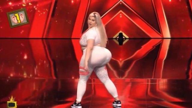 Зашеметяващ туърк танц от много сочна мацка