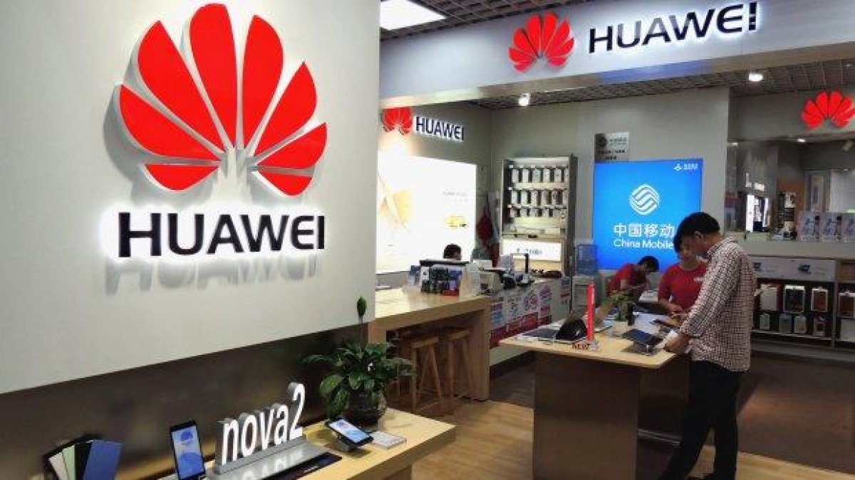 Арестуваха финансовата директорка на Huawei след обвинение за измама на банки
