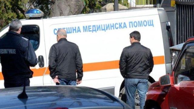 Мъж загина, притиснат от собствения си автомобил