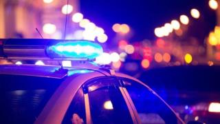 Мъж рани 3 жени и дете в София, след това се барикадира