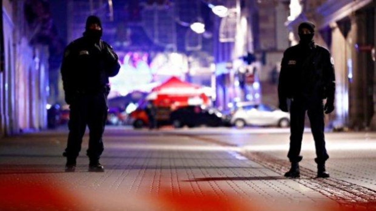 Бащата на стрелеца от Страсбург потвърди, че синът му е подкрепял Ислямска държава