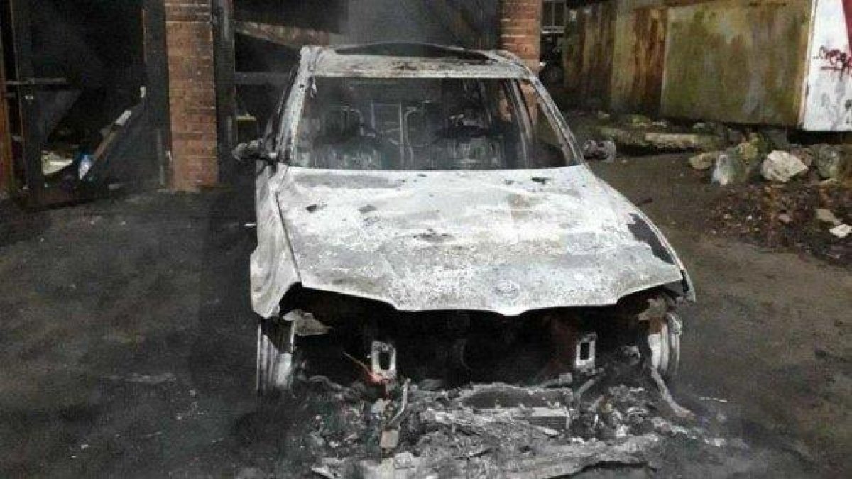 Запалиха коли на свидетели по делото "Суджукгейт" в Добрич