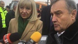 Шефът на АПИ: Магистралите се чистят два часа след спиране на снега
