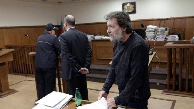 Банев: "Анти-човешко е", 4 човека сме с турска тоалетна