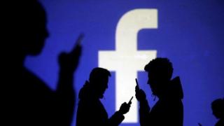 Как Facebook продава личните ни данни: Изводите след поредния скандал