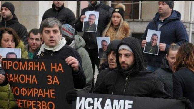 Шофьор, обвинен в убийството на колоездач: Някой друг е карал колата