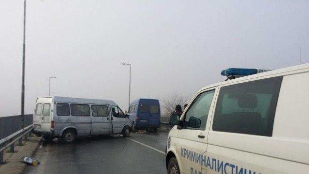 АПИ отказва оставки, въпреки верижната катастрофа с петима загинали