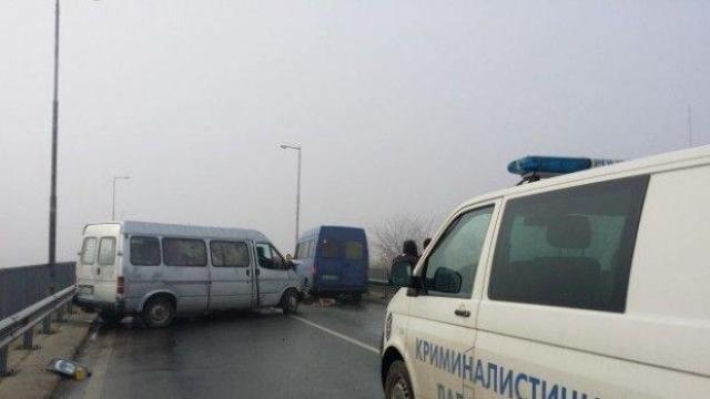 АПИ отказва оставки, въпреки верижната катастрофа с петима загинали