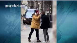 Сериозни мъже се заплашват със средни пръсти (видео)