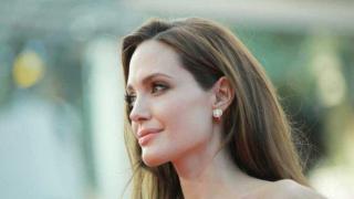 Анджелина Джоли не изключва да се заеме с политика