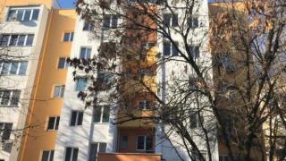 65-годишен мъж уби младата си съпруга в Стара Загора (снимки)