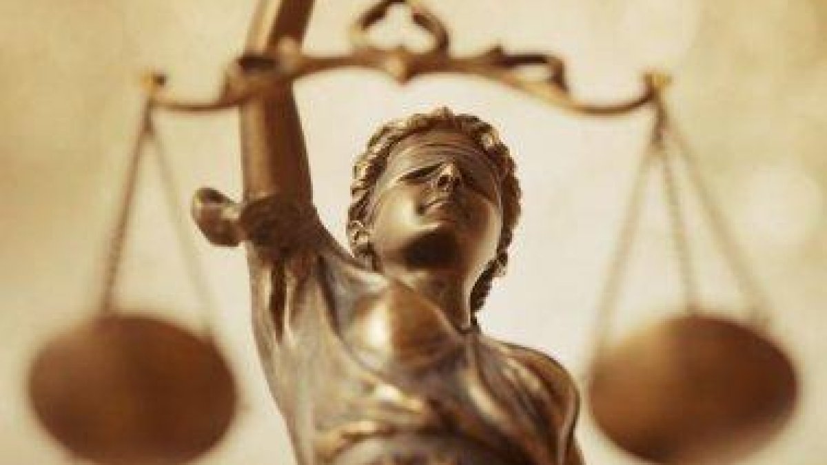 Дело на антикорупционната комисия се превърна в съдебен фарс