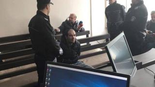 Мъжът, нападнал с брадва курсанти: Провокираха ме, много се ядосах (видео)