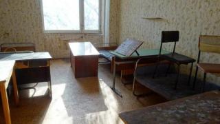 1000 лв. глоба за младеж, нахлул със самурайски меч в студентско общежитие
