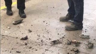 Падна част от тавана на метростанция "Западен парк"