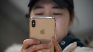 Apple бърза да поправи бъг в приложение, което позволява да подслушваме хора