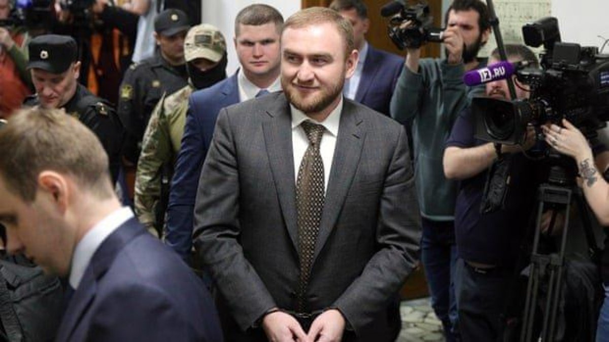 Руски депутат е арестуван заради двойно убийство