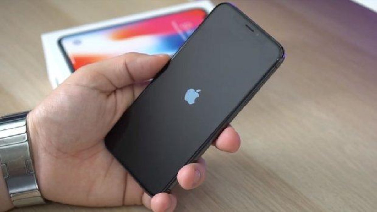 Ройтерс: 10 държави могат да следят всеки един iPhone